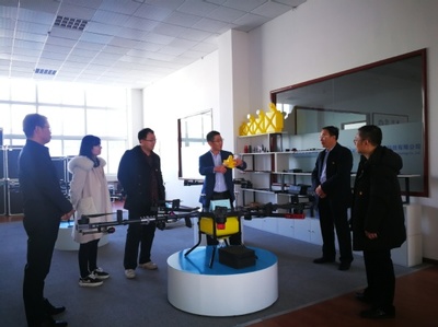 物電學(xué)院教工二支部 “黨員博士服務(wù)團(tuán)”深入企業(yè)一線，以科技咨詢服務(wù)賦能產(chǎn)業(yè)升級(jí)